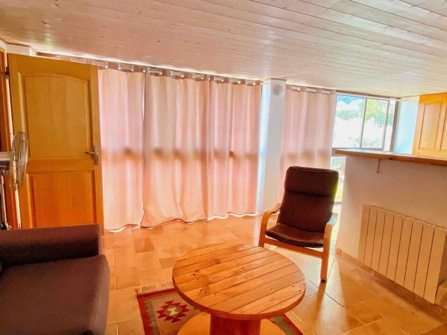 Apartamento Bas De Au Milieu Des Oliviers.