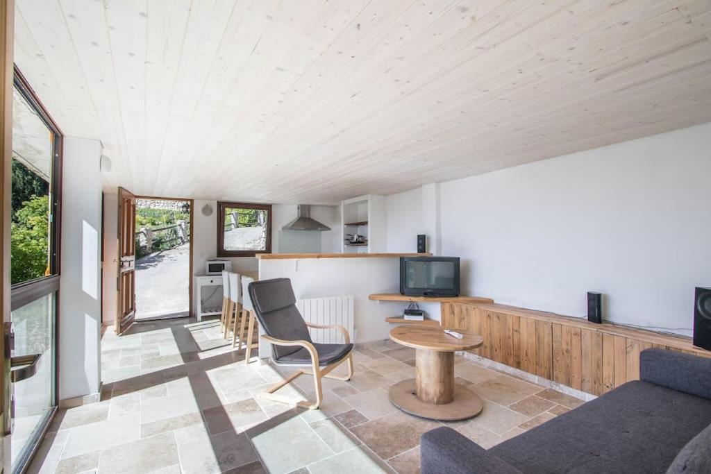 Bas De Au Milieu Des Oliviers. Apartment
