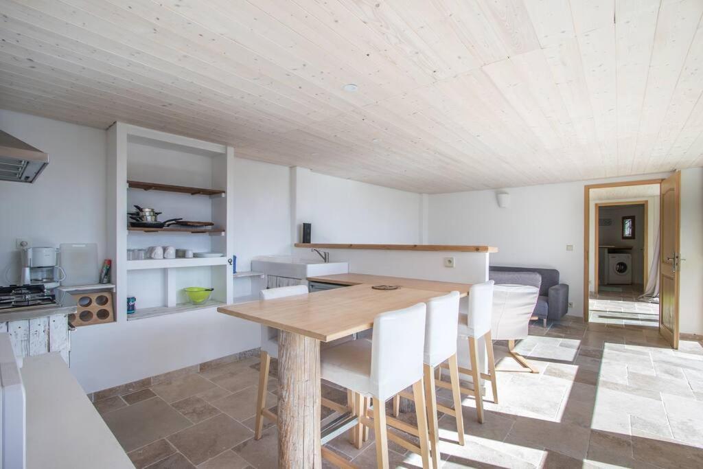 Apartamento Bas De Au Milieu Des Oliviers. *
